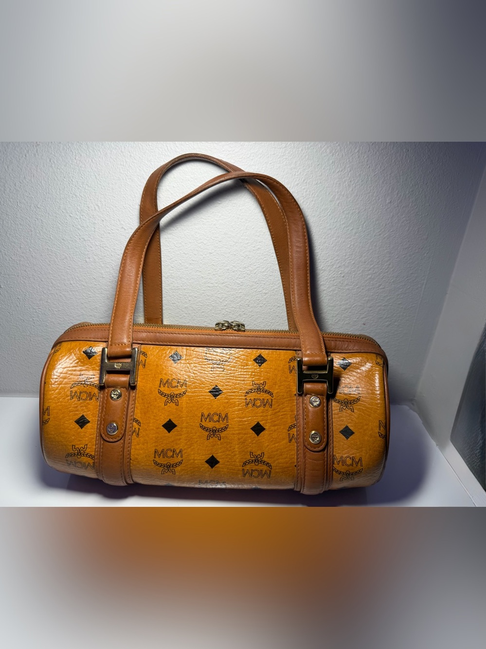 COA included - MCM Cognac Visetos Papillon Shoulder Bag with Black Monogram - Picture 3 of 16